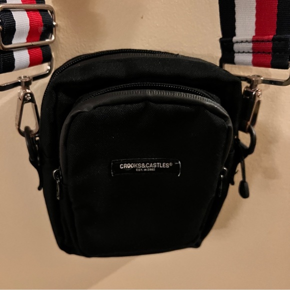 Crooks & Castles Small Shoulder Bag - Picture 2 of 7